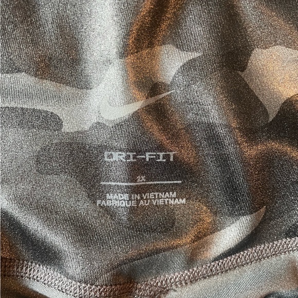 Nike camo leggings - Picture 2 of 4